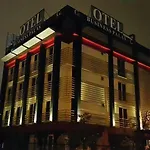 Business Hotel 3*