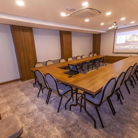 Business Hotel 3*