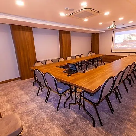 Ξενοδοχείο Business 3*